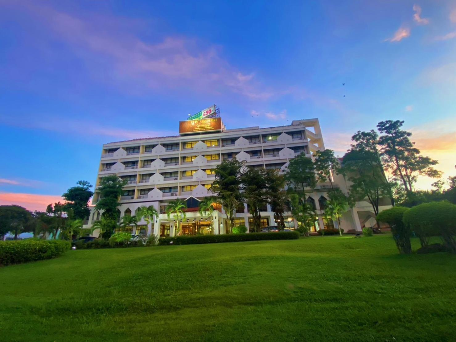 Phuphanplace Hotel Ban Phang Khwang Tai エクステリア 写真